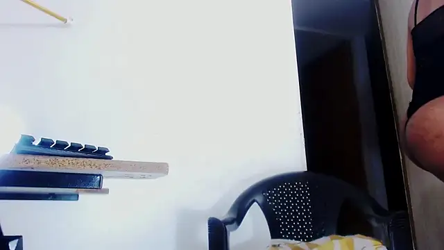taniabigxx online show from May 24, 4:42 am