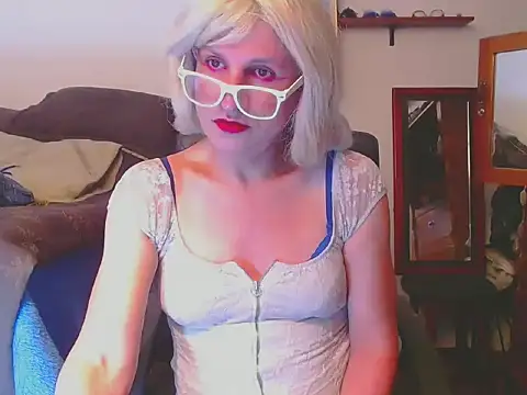 LorenJade online show from April 18, 7:43 am