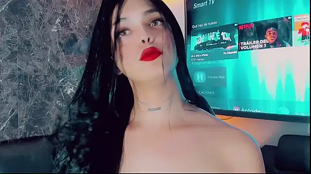 Emmaa Saenz  online show from November 26, 9:17 pm