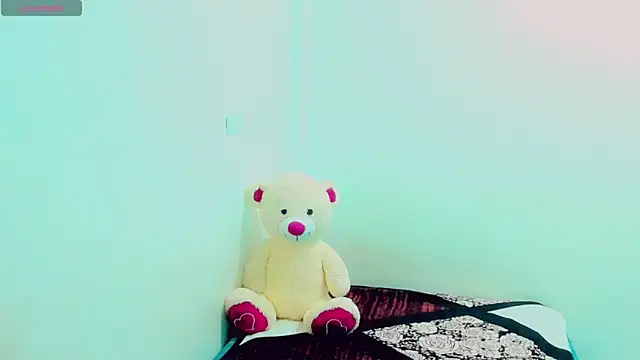 Emmaa Saenz  online show from April 10, 10:26 pm