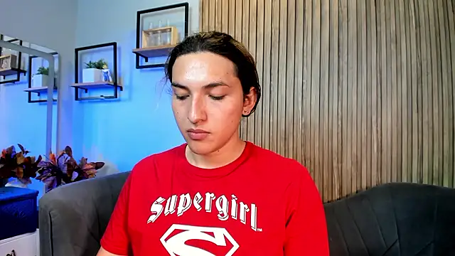 TomLondon  online show from February 5, 6:46 pm