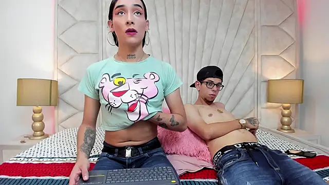 Derek and Skarlet online show from February 28, 6:31 pm