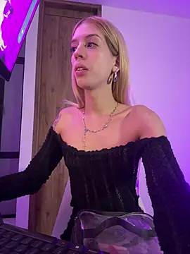 Courtney gonet online show from June 1, 3:52 am