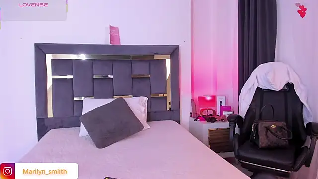 MarilynSmIith online show from December 20, 12:44 pm