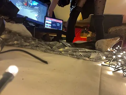 alexheels boots online show from March 7, 6:25 pm