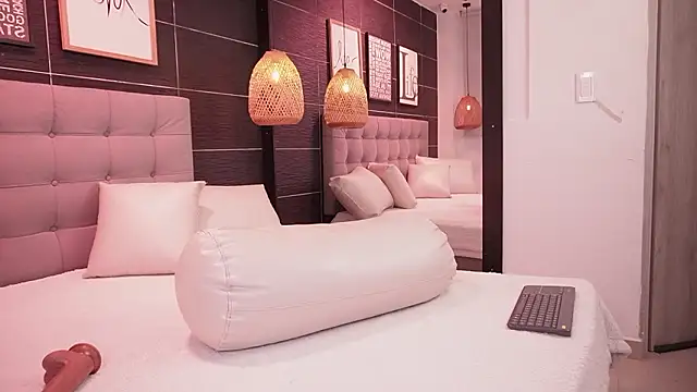 Bella TS  online show from March 6, 11:10 pm