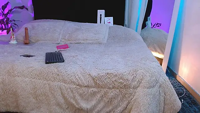 Megan Do Santos online show from September 10, 8:41 pm