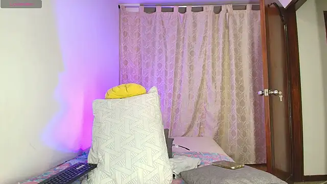 Luciana Ortiz1 online show from April 7, 1:39 am