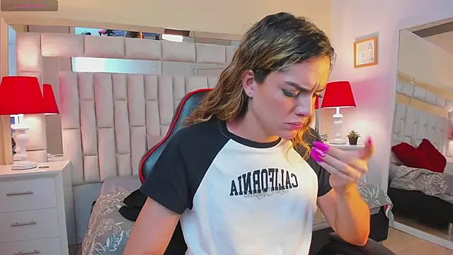 mariiahneedles online show from February 5, 6:24 am