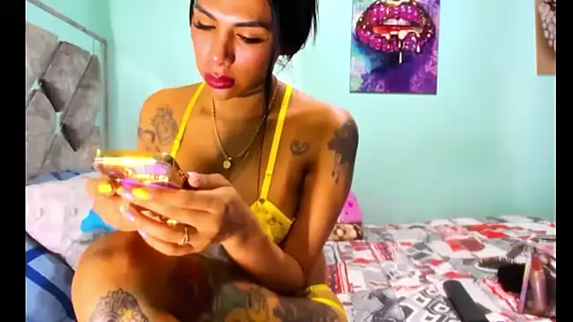 Evilmichellts1 online show from March 8, 2:04 am