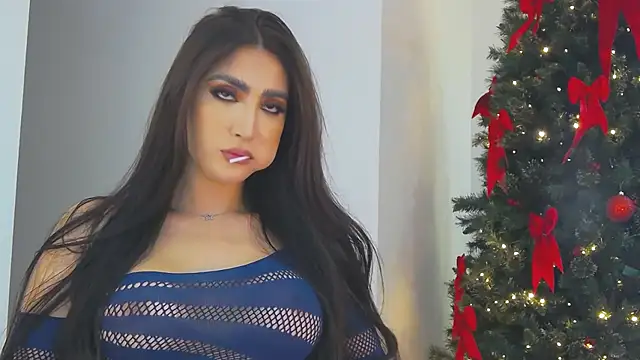 Snapshot of _BellaDonna_ chatting on December 14, 1:39 am  BellaDonna  online show from December 14, 1:39 am