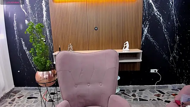 saracaball  online show from September 12, 8:25 pm