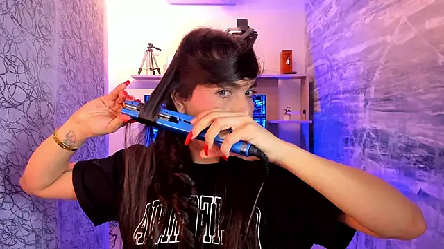 saracaball  online show from February 12, 5:13 am