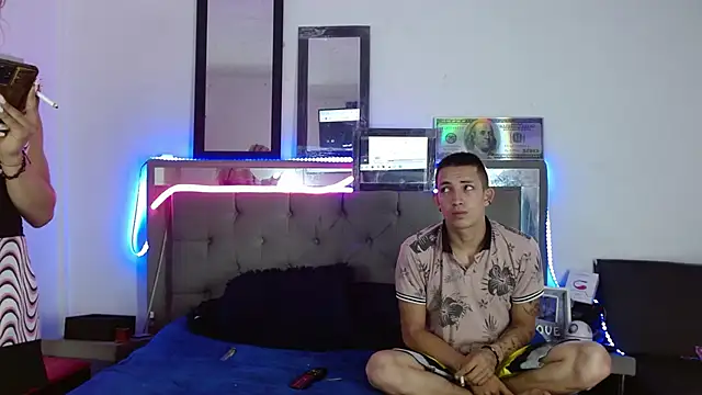 parejacaliente20154 online show from February 10, 1:33 pm