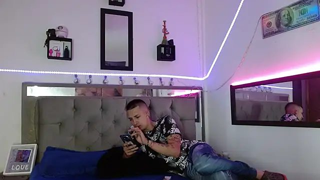 parejacaliente20154 online show from February 20, 12:04 pm