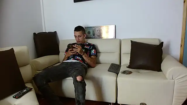 parejacaliente20154 online show from March 6, 2:04 pm