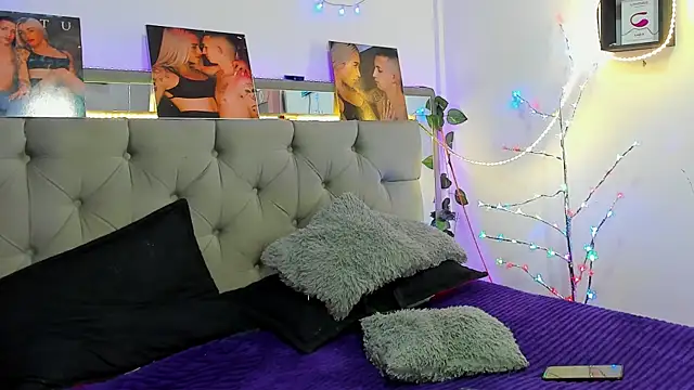 parejacaliente20154 online show from September 10, 11:31 am