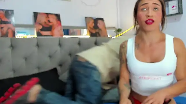 parejacaliente20154 online show from October 3, 2:00 am