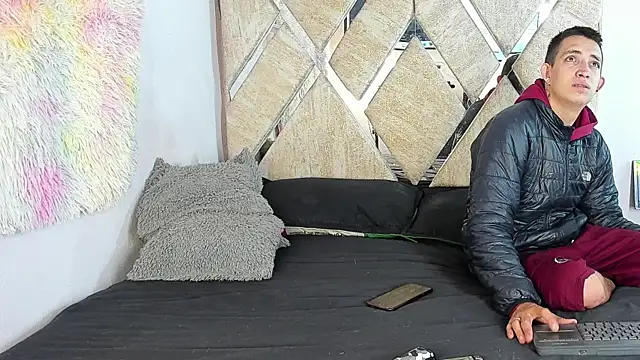 parejacaliente20154 online show from October 19, 12:30 pm