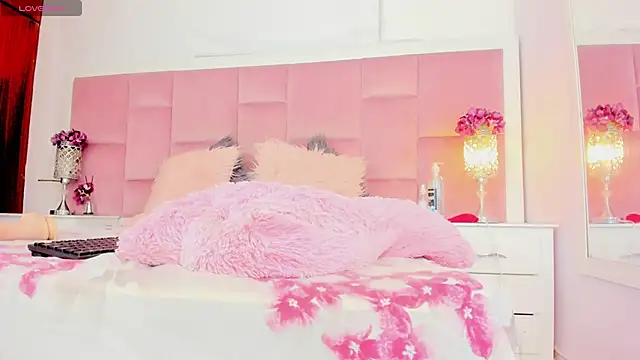 DaphneLloyd online show from December 28, 8:25 pm