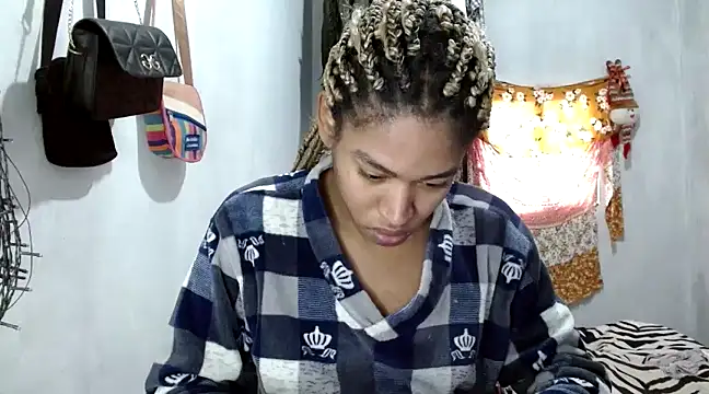 miriam775 online show from January 28, 1:05 pm