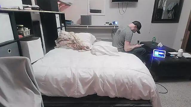 sissytrapdolly24 online show from February 14, 4:20 am