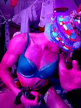 gurlnips online show from September 21, 7:58 am