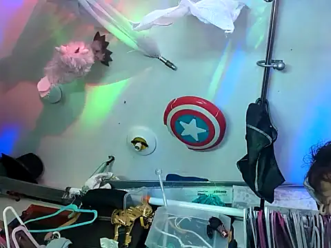 gurlnips online show from October 14, 7:53 am