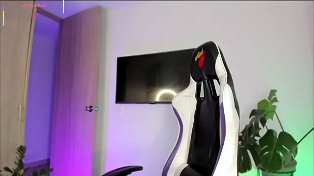  Miss Anna  online show from March 19, 8:14 am