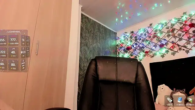 Lilith Miller21 online show from October 9, 7:15 pm