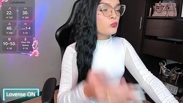 MeganDaviees online show from October 10, 10:55 pm