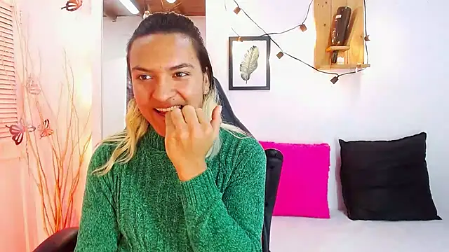 aslyhernandez 7 online show from January 29, 11:51 am