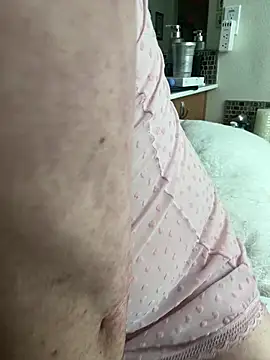 NinasNylonz online show from February 27, 9:04 pm