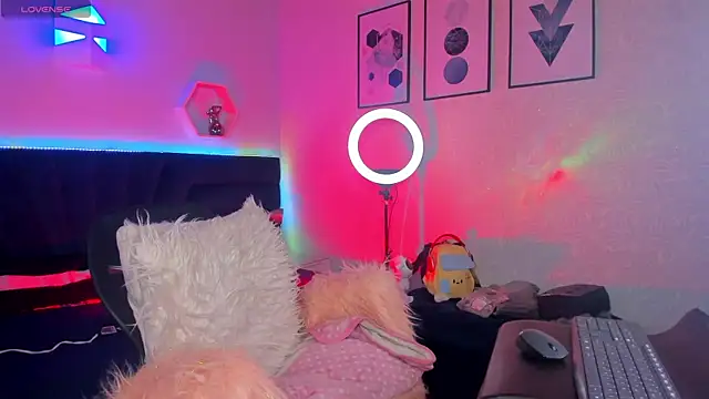  gia rose online show from September 18, 9:31 pm