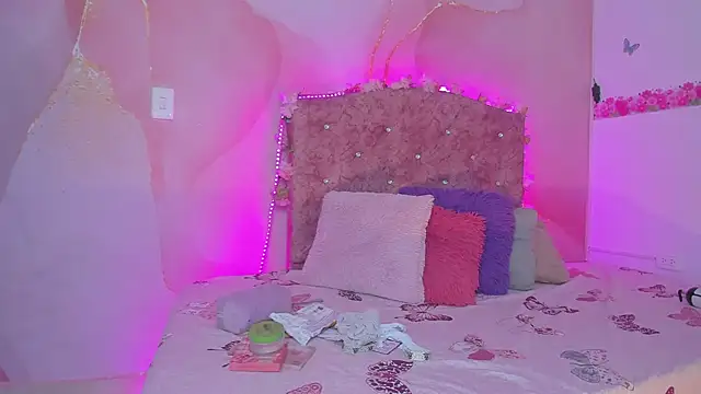 Daisy  rose online show from December 18, 3:04 am