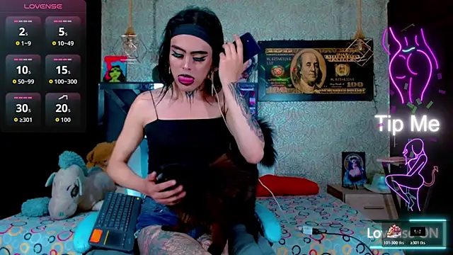 Perla Hotcortes online show from November 10, 10:22 pm