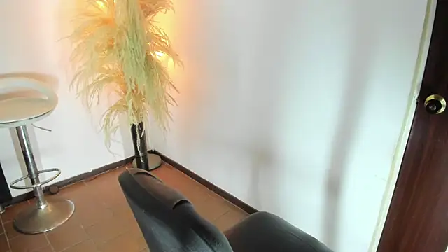 kattadoll online show from October 4, 1:50 am