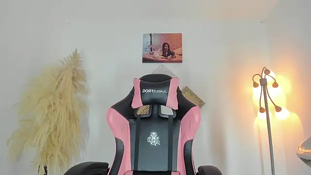 kattadoll online show from February 6, 8:58 pm