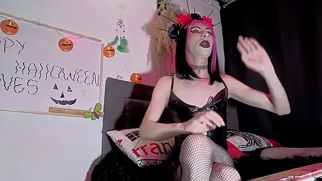 Snapshot of DOMINANT_TEACHER_KAROL chatting on October 17, 9:40 pm DOMINANT TEACHER KAROL online show from October 17, 9:40 pm