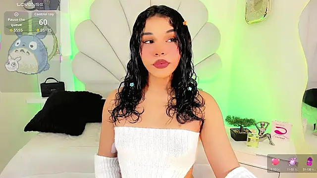 ValentinaMarinn online show from September 25, 9:00 pm