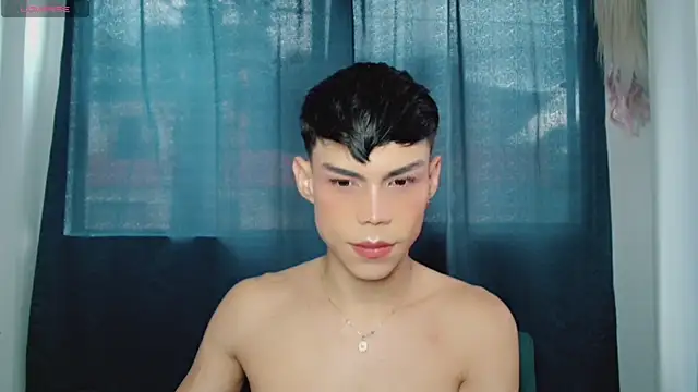 femboykeene online show from April 18, 9:48 pm