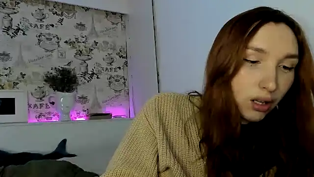 Snapshot of LisaIcon chatting on February 8, 6:12 am LisaIcon online show from February 8, 6:12 am