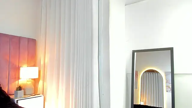 Aleja arango1 online show from February 11, 6:55 pm