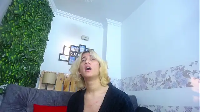 mariham cristal online show from December 5, 12:17 pm