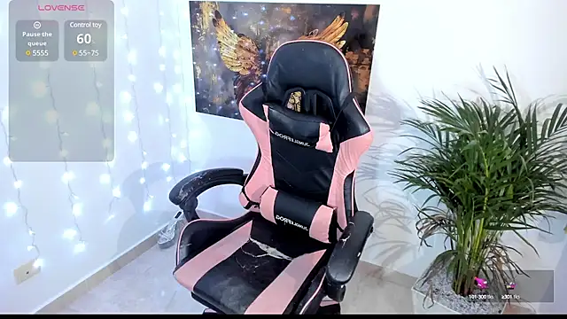 vioolettss online show from February 7, 12:42 am