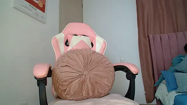 emmily forev3r online show from March 16, 6:55 pm