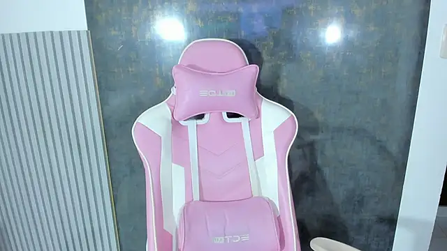 lana boomer online show from March 29, 9:37 pm