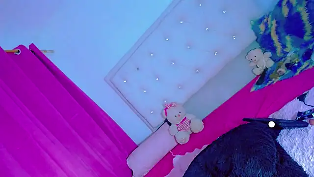 Theylor Rouse online show from March 25, 8:41 am