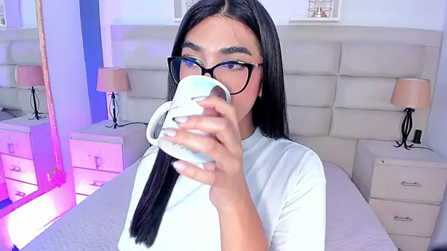 RoseCassie online show from September 24, 1:17 pm