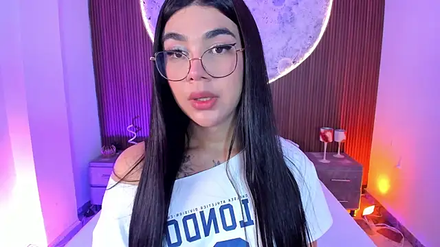 RoseCassie online show from May 28, 2:04 pm
